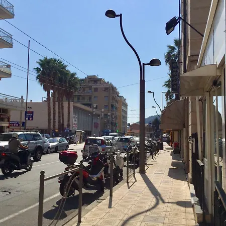 Casa Matuzia A 100m Dal Mare Bilocale Moderno Foce Apartmán *