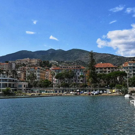 Casa Matuzia A 100m Dal Mare Bilocale Moderno Foce Sanremo